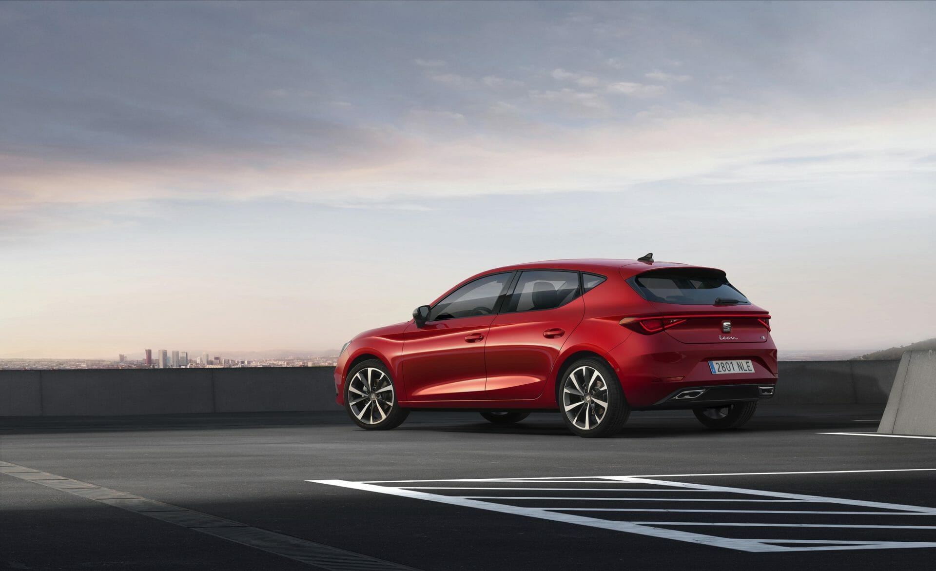 SEAT debuts the new Leon 3