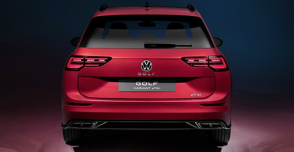 The_new_Golf_Estate_R-Line-red-rear